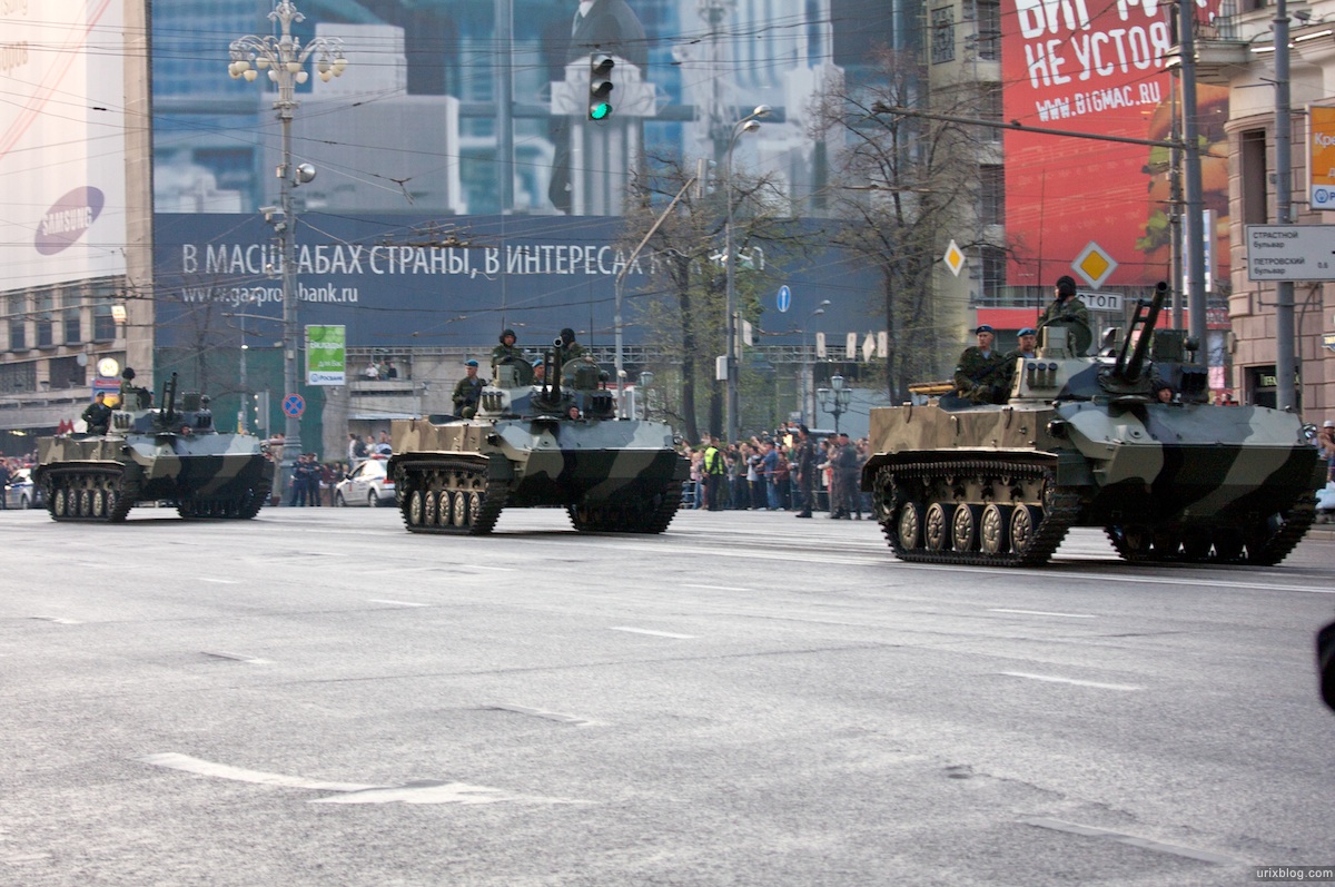 2009 репетиция парада 9-Мая Москва танки бронетехника город ночь Россия