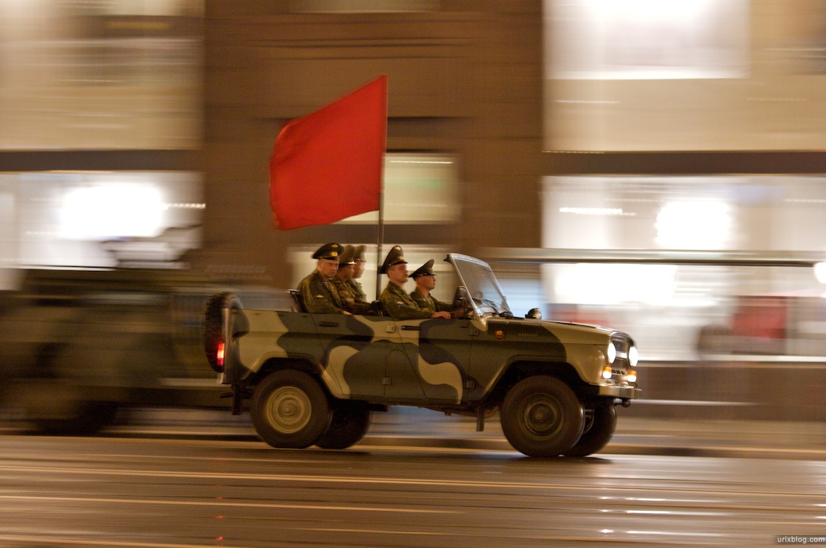 2009 репетиция парада 9-Мая Москва танки бронетехника город ночь Россия