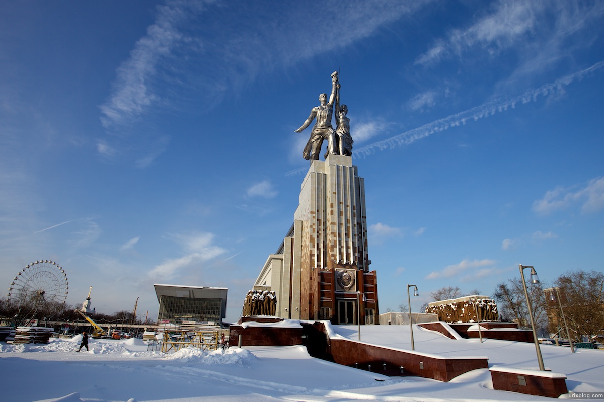 2010 ВДНХ Москва Рабочий и Колхозница зима снег