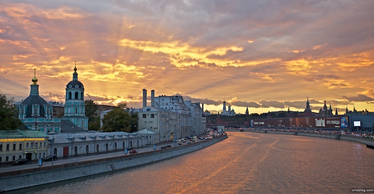 2010 HDR, Москва река