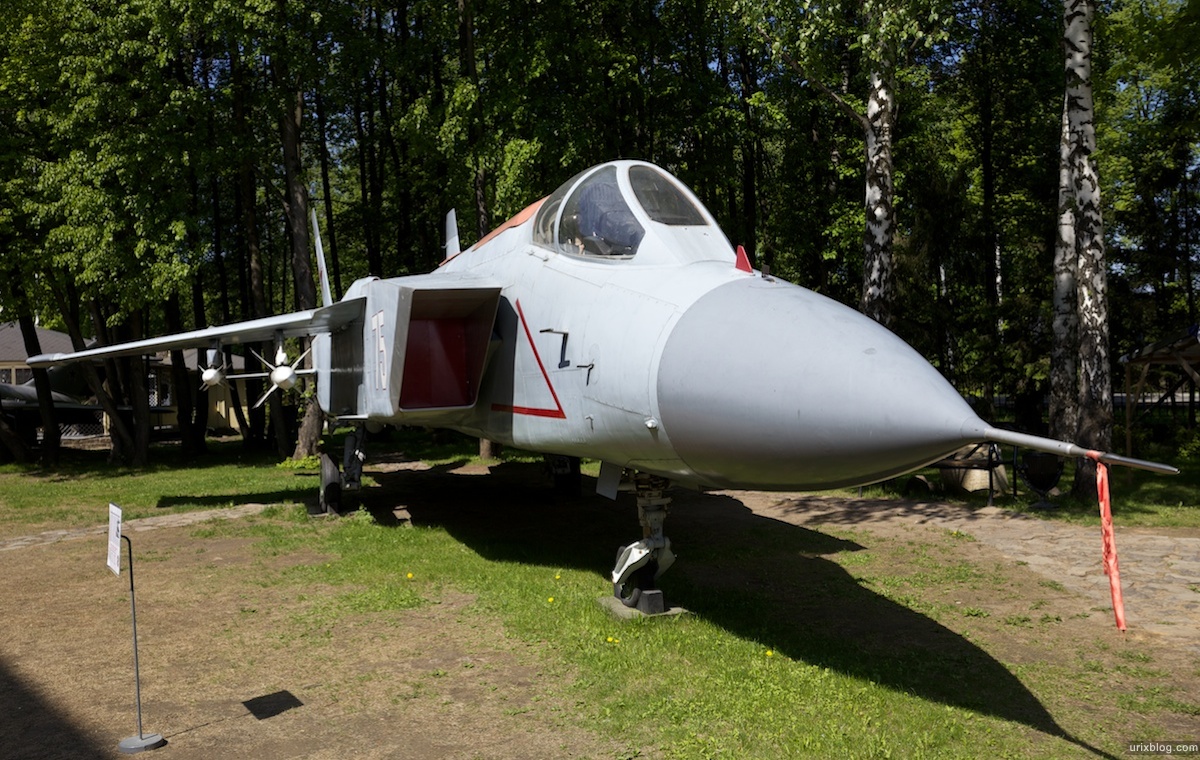 Музей техники Вадима Задорожного 2011 танки ракеты