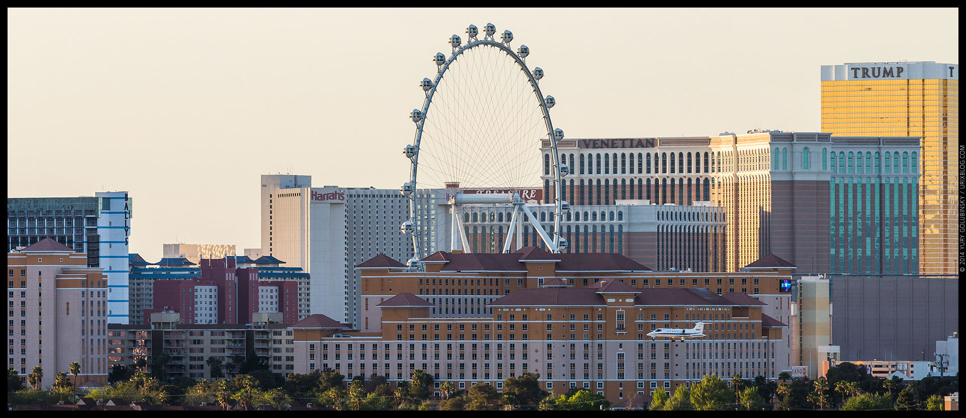 High Roller, observation wheel, Venetian, 2014, LAS, Las Vegas McCarran International airport, strip, LV, Clark County, USA, Nevada, panorama, horizon, city