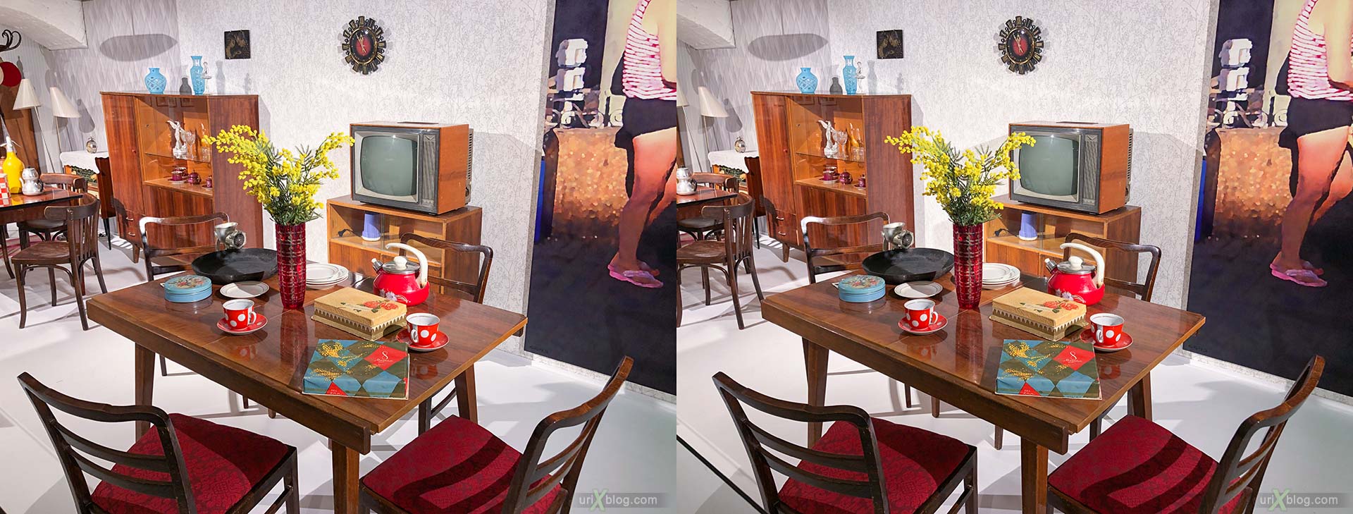 exhibition, Family values, Museum of Moscow, soviet life, apartment, toys, Moscow, Russia, 3D, stereo pair, cross-eyed, crossview, cross view stereo pair, stereoscopic