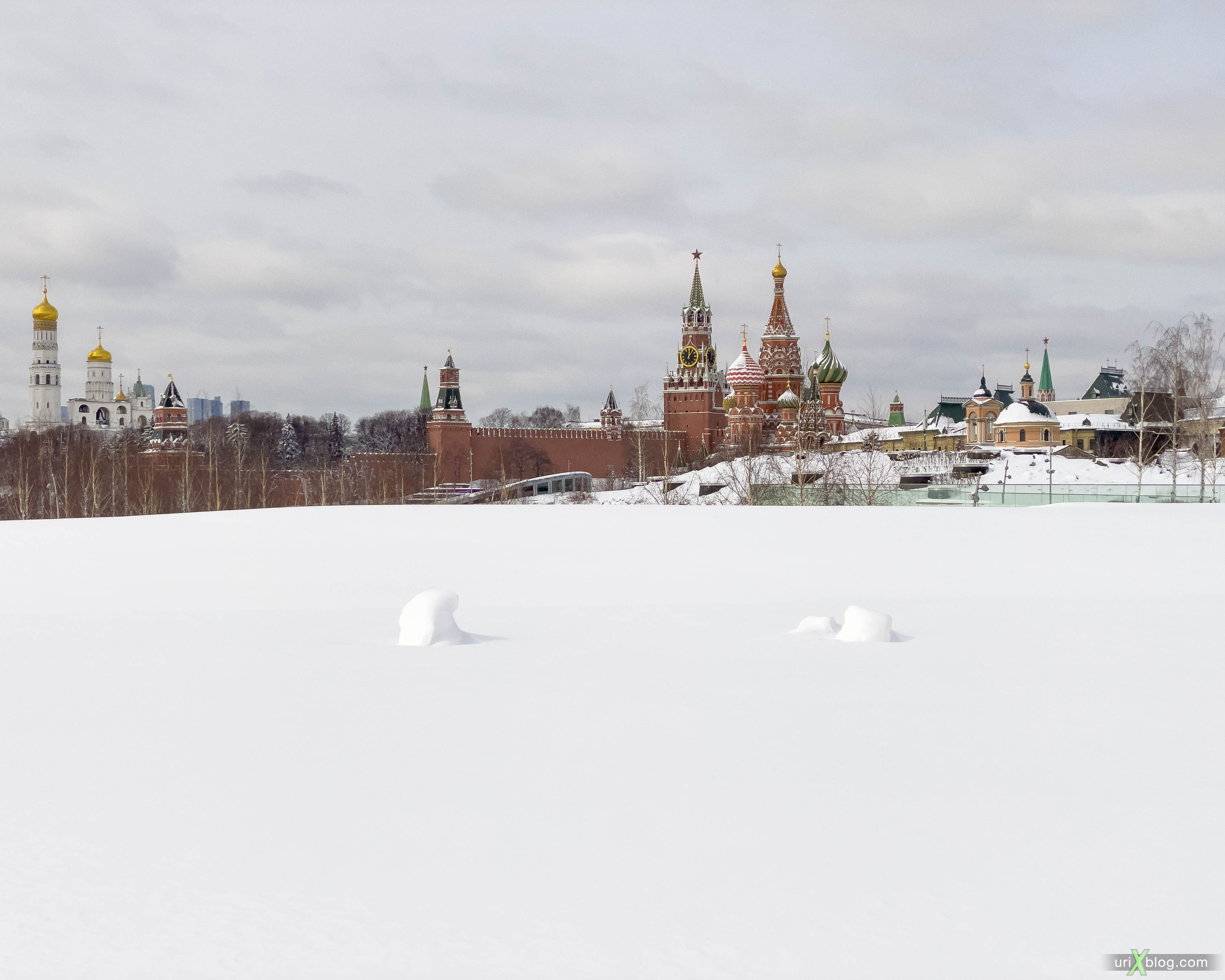 парк, Зарядье, снег, весна, зима, апрель, Кремль, Москва, Россия